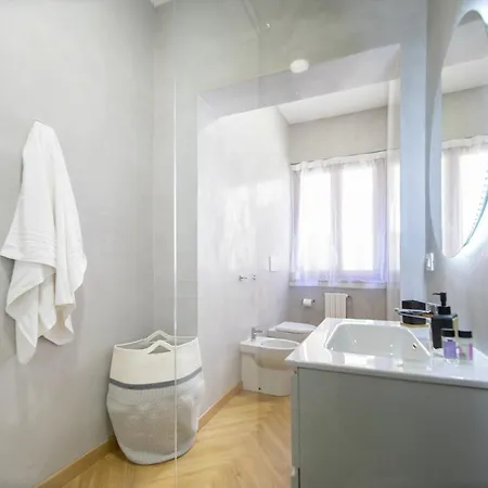 Singer House In Center Town Apartment