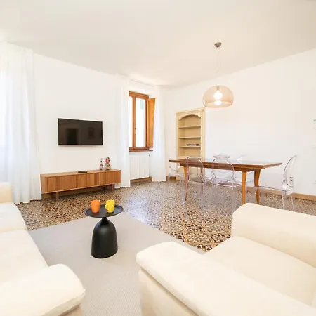 Διαμέρισμα Singer House In Center Town Λούκα